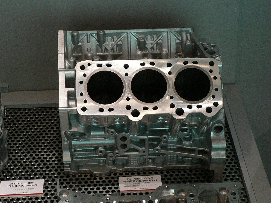 Cylinder block for V6 diesel engine